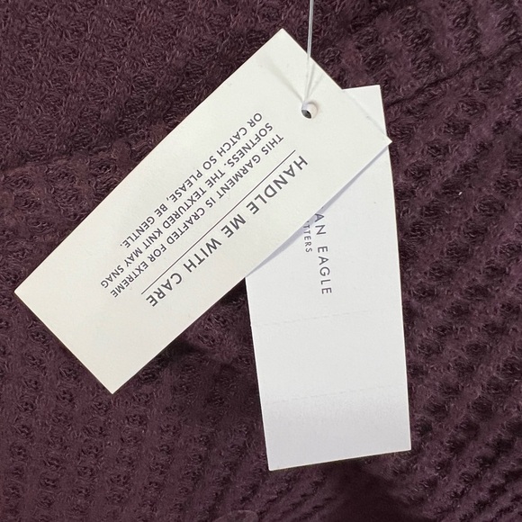 AMERICIAN EAGLE Soft & Sexy Waffle Knit Long Sleeve Tee Top Burgundy NWT Small - Picture 9 of 11